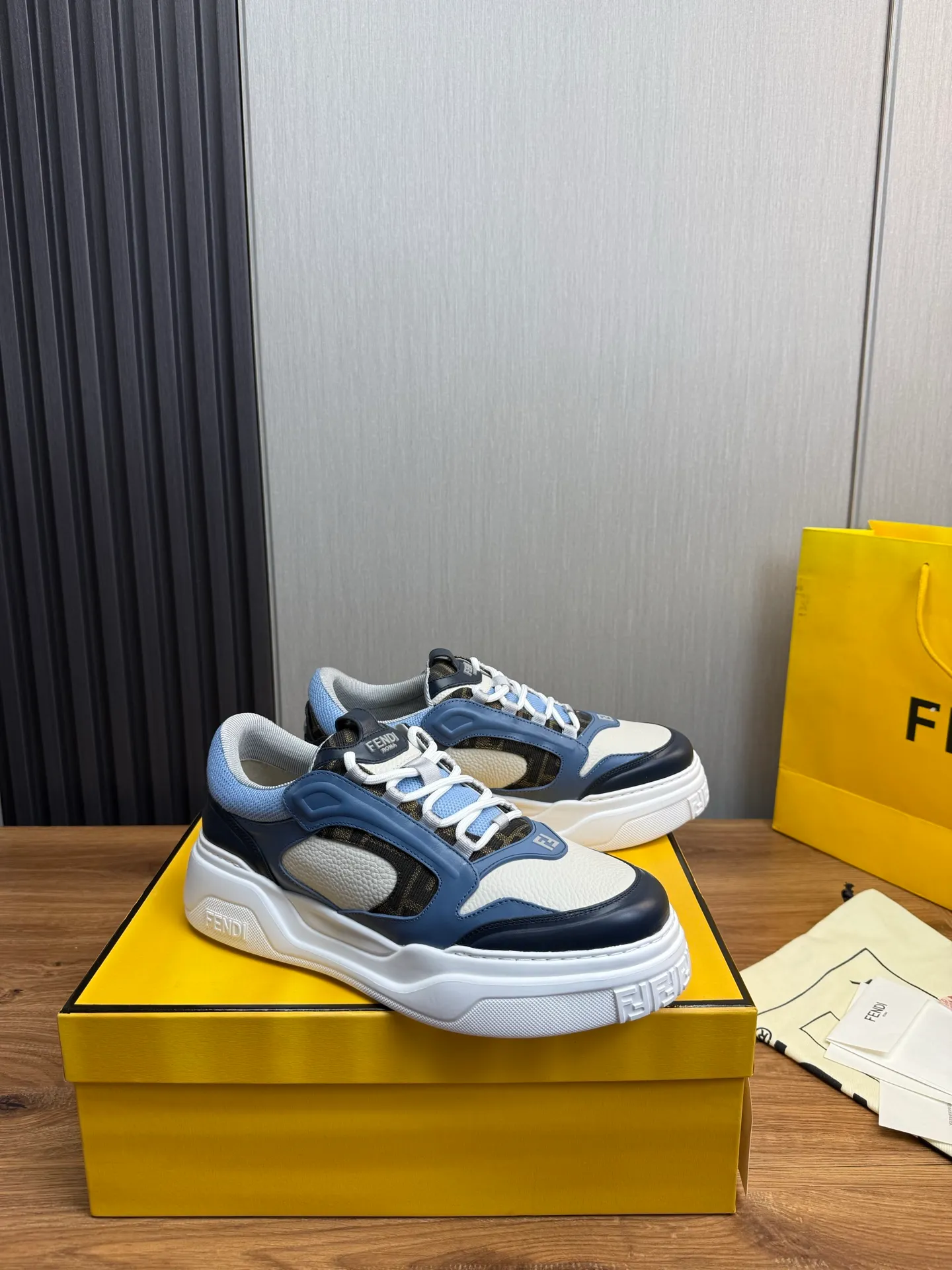 Men's shoes 💰780💰 Fendi (FENDI) men's model official website 1:1 replica ⬆️ The latest hot sale 🔥Original cowhide stitching - Comfortable mesh lining Original outsole ✅Ready stock 38-45 (38.45 non-refundable)